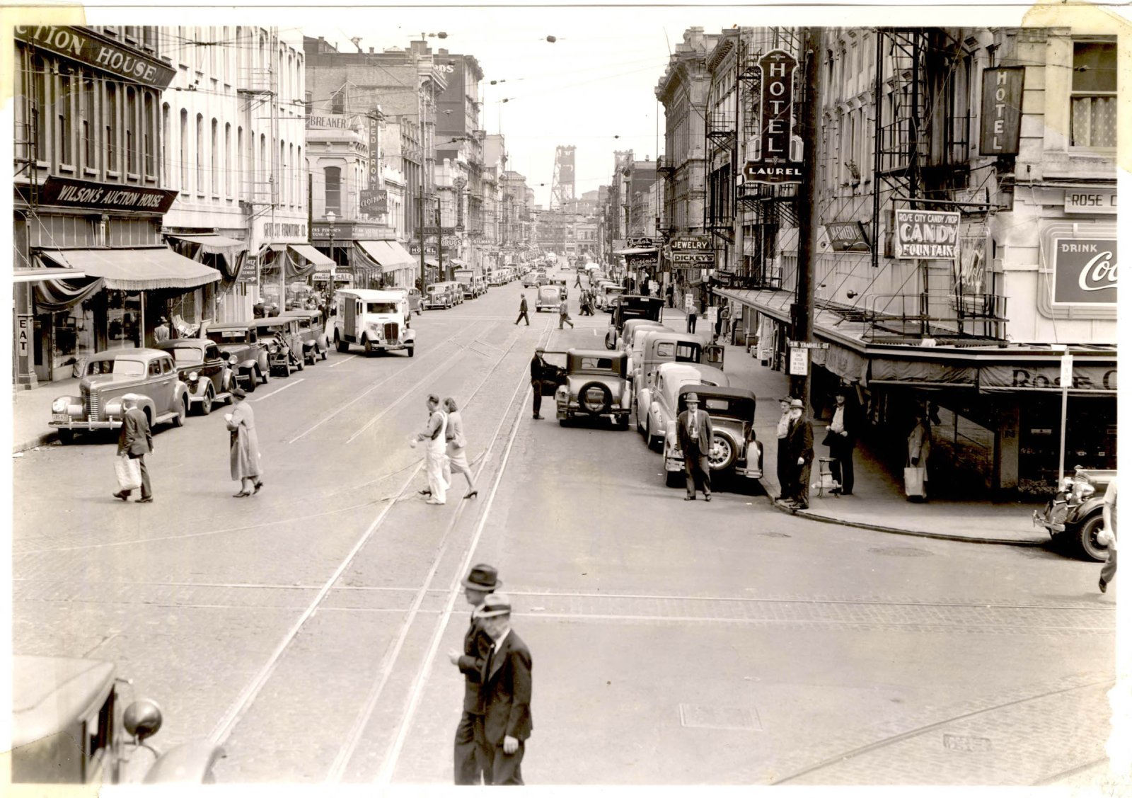 a2005-001-857-sw-2nd-and-yamhill-north-1939.jpg