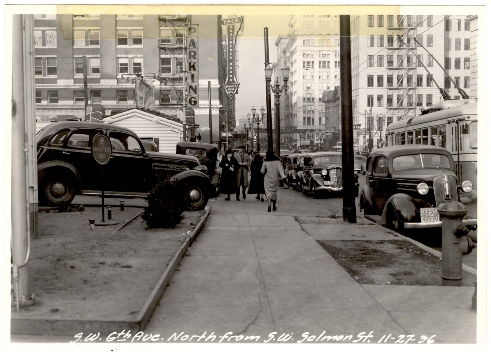 a2005-001-912-sw-6th-north-from-salmon-1936.jpg
