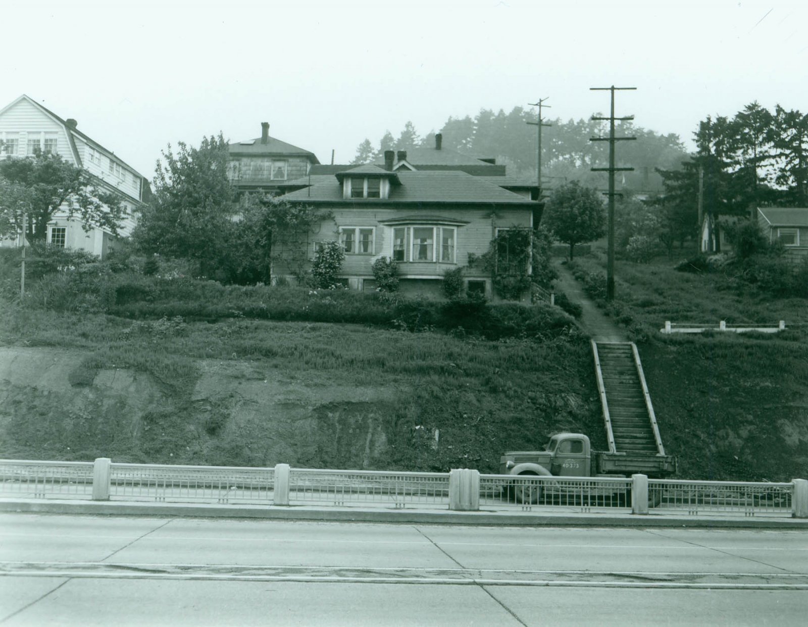 a2005-005-55-3-sw-barbur-blvd-west-to-houses-1949.jpg