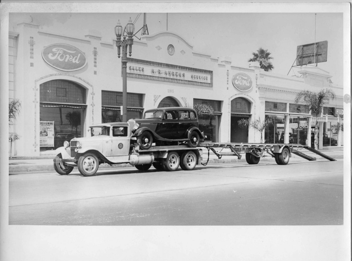 A_R_Ahrens_Ford_Sales_and_Service.jpg