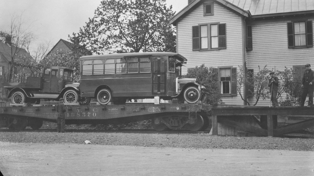 AC-126 Auto 1920-21 Mtl.jpg