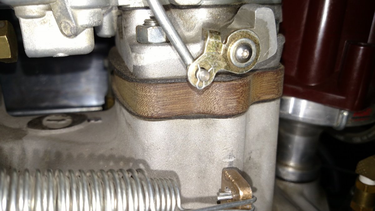 accelerator linkage rear carb.jpg