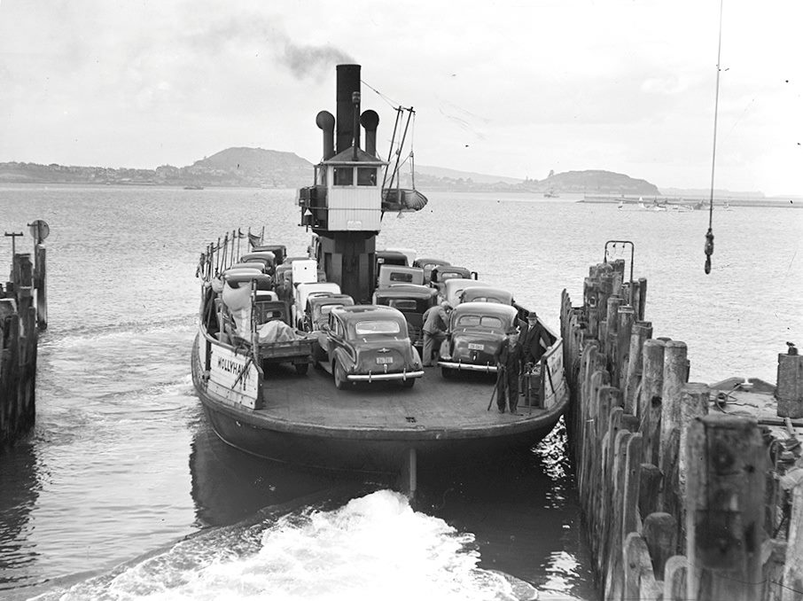 Akl ferry Mollyhawk 40s.jpg