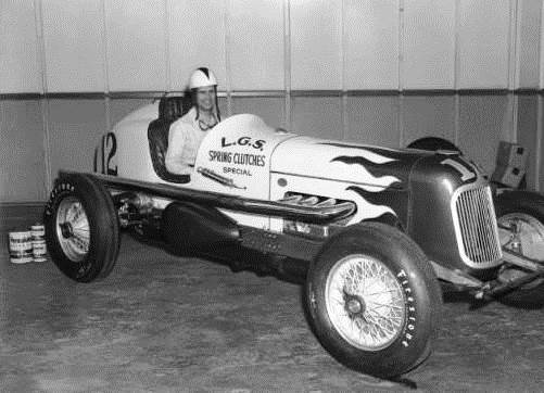 AL POSED 1946.jpg