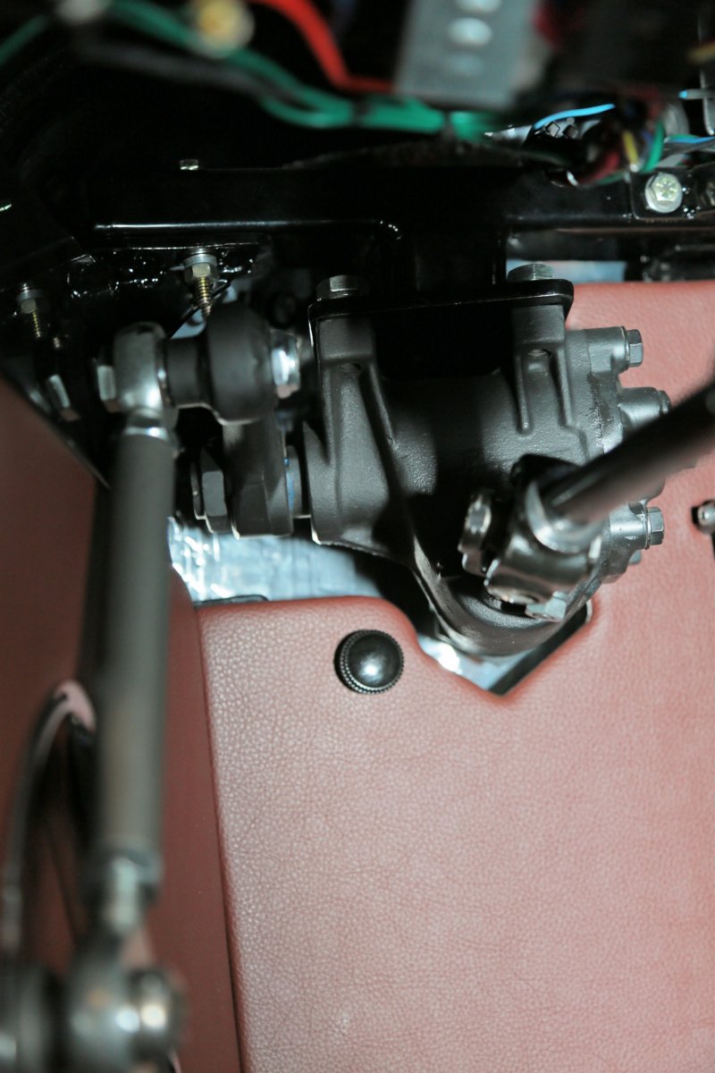 alt steering box.jpg