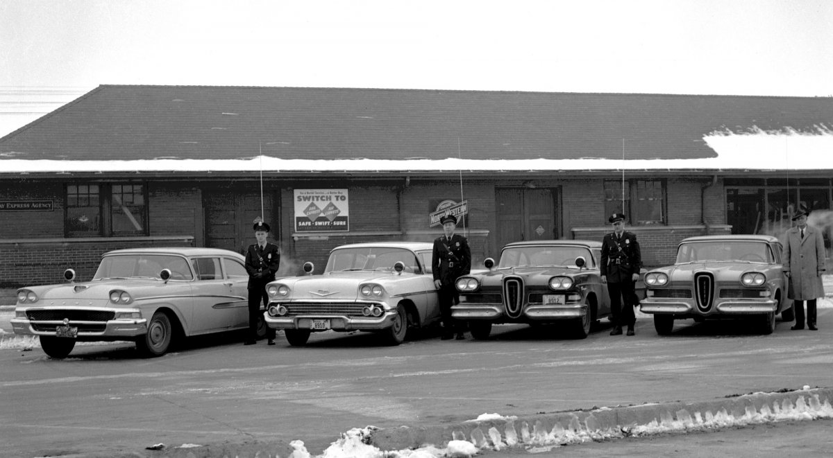 Ames Triobune_police_cars_edsels_depot_c.jpg