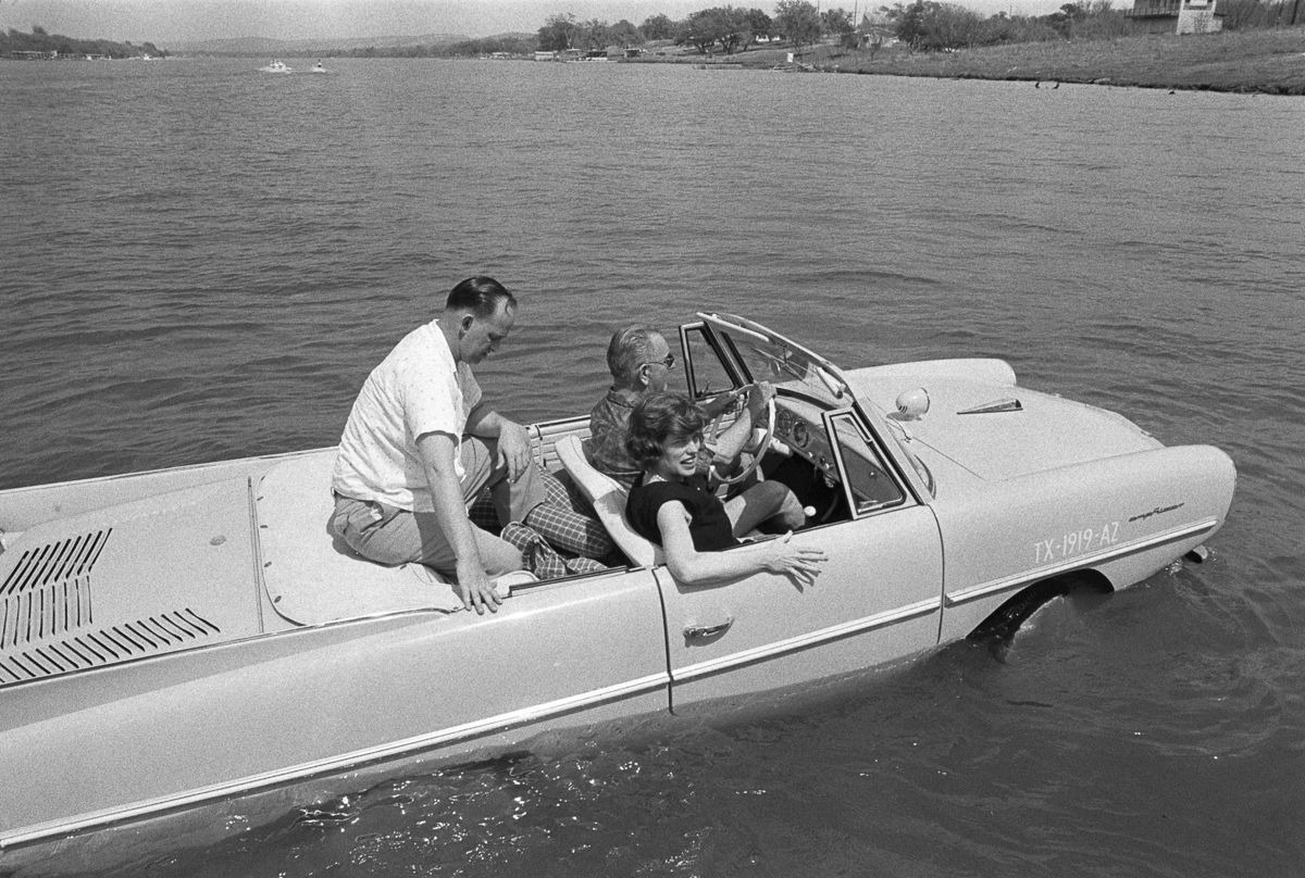 amphicar-8.jpg