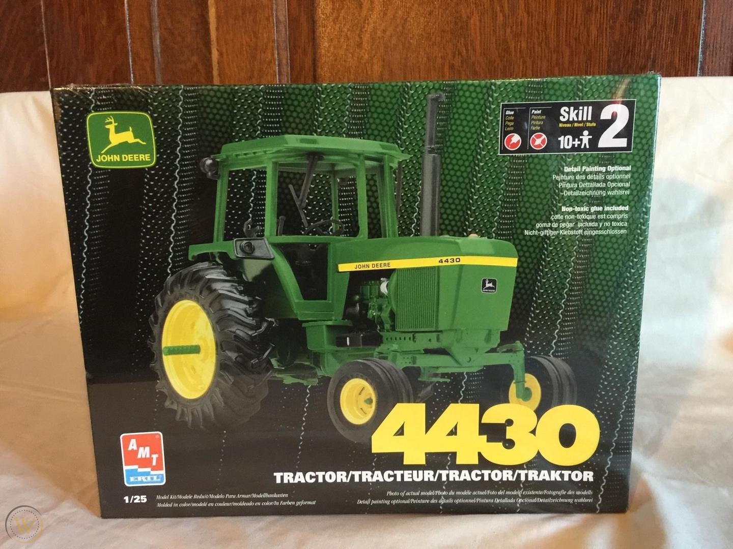 amt-ertl-25-scale-model-john-deere_1_02fb245c8caab73bded777d38c220a1c.jpg