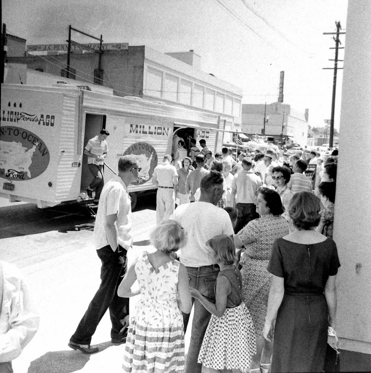 Antique Ford car visits Teague Auto, Jun 21 1959 (8).JPG