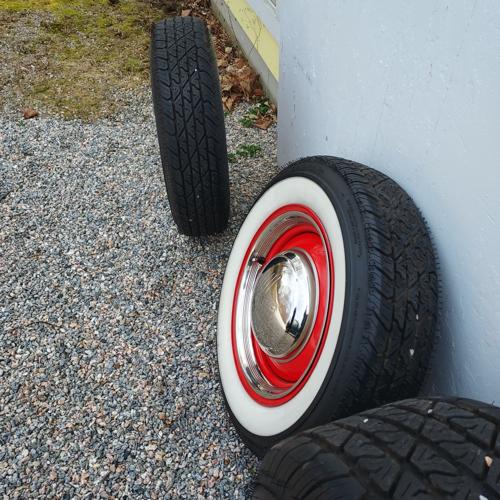 AnyConv.com_front tire.jpg