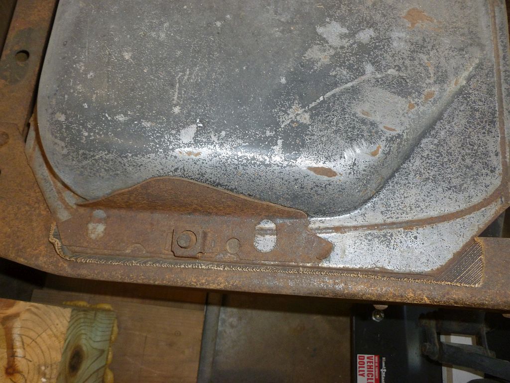 April 20 gas tank pass side top  R.jpg