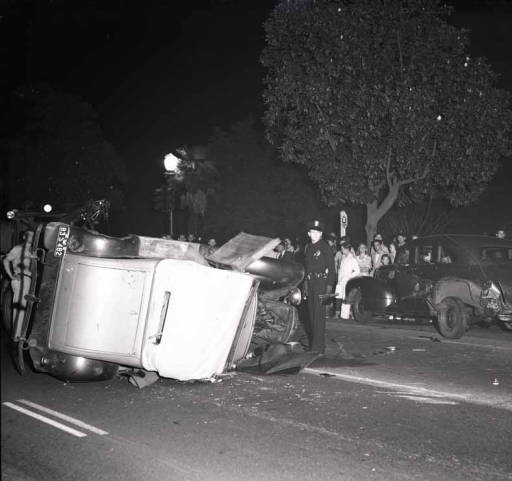 auto wreck 1438 e colorado 1945.jpg
