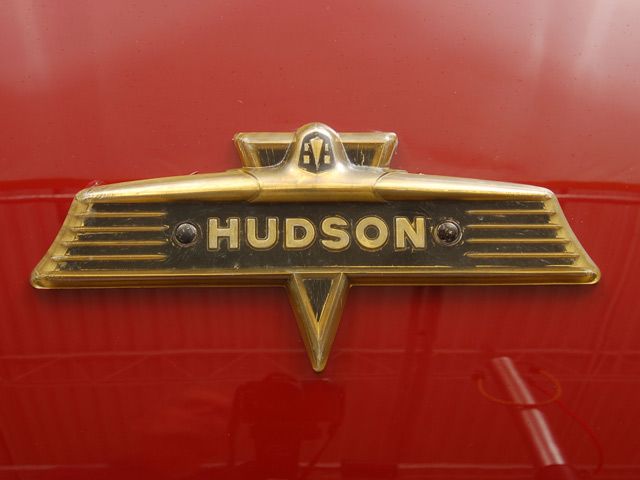 b940f541b2cac1489e27e8e2846f5a5d--nameplate-car-logos.jpg