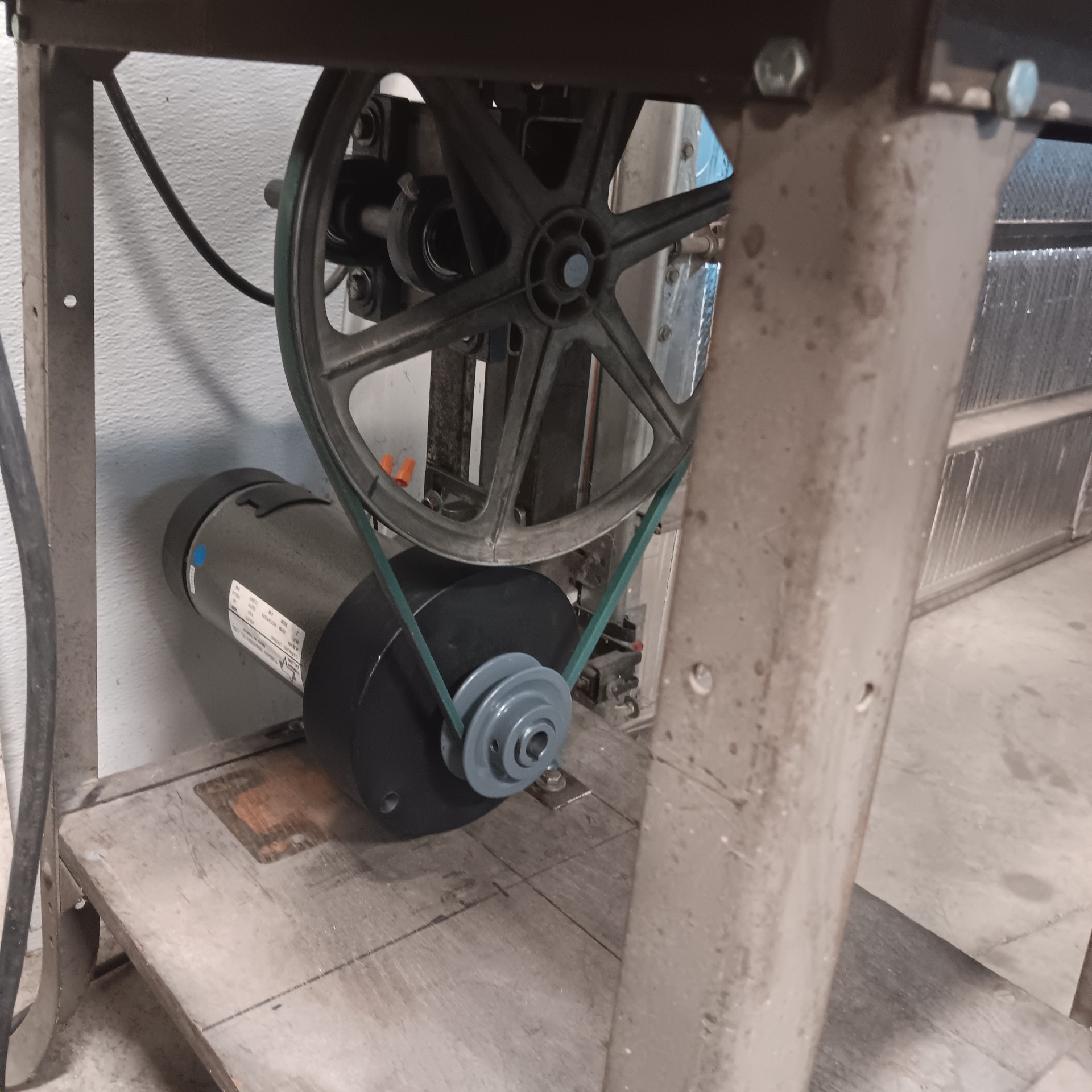 bandsaw 2.jpg