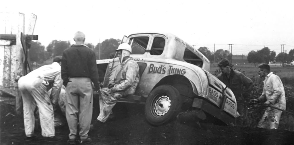 Barry Kettering's #47 Deuce 5wd Jalopy - off the track.jpg