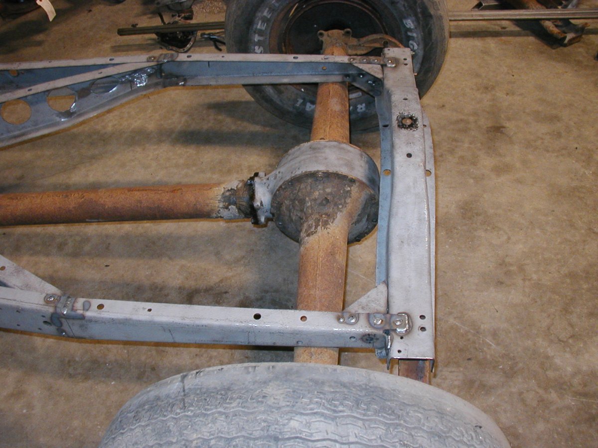 Basic chassis welding done 12-30-11 002.jpg