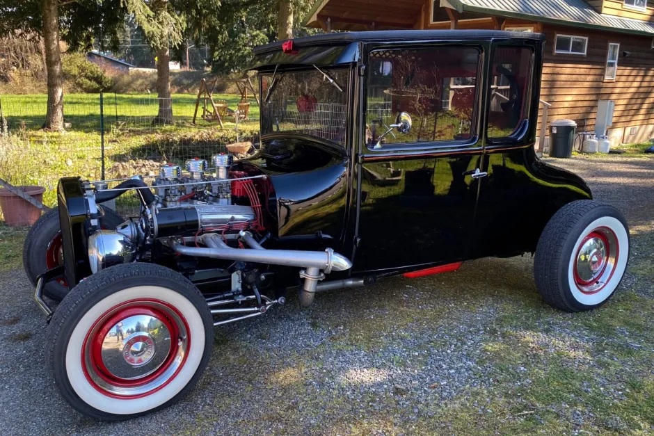 BAT - 1927 Ford Model T Coupe.jpg