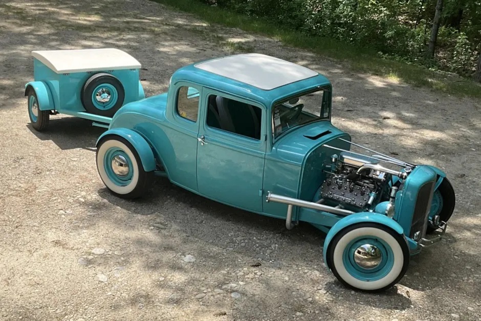 BAT - 1932 Ford 5wd Coupe Hot Rod (with Trailer).jpg