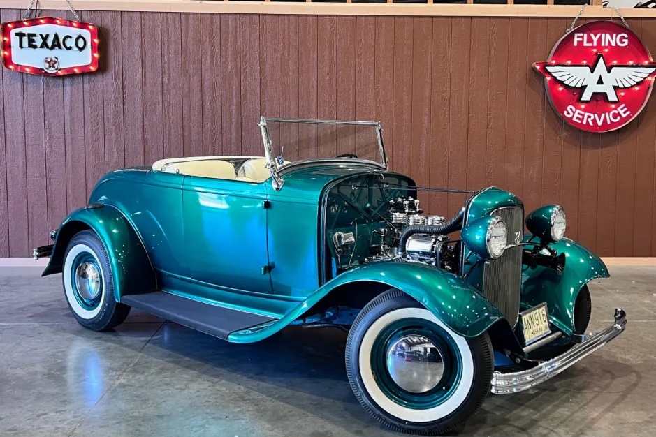 BaT - 1932 Ford full fendered Roadster.jpg