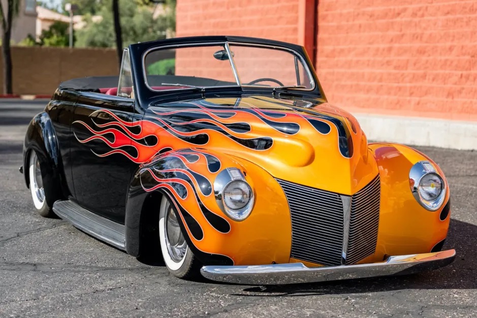 BAT - 1940 Mercury Convertible HEMI.jpg