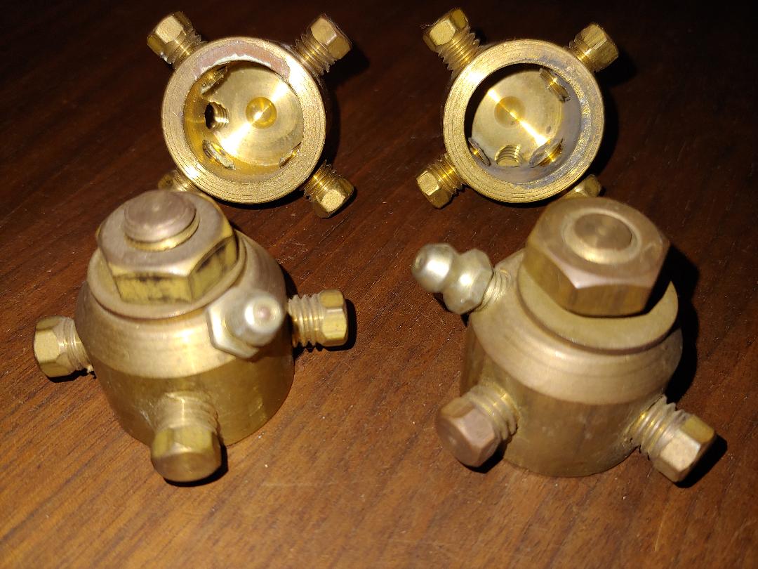 batteryterminalgreasecaps.jpg