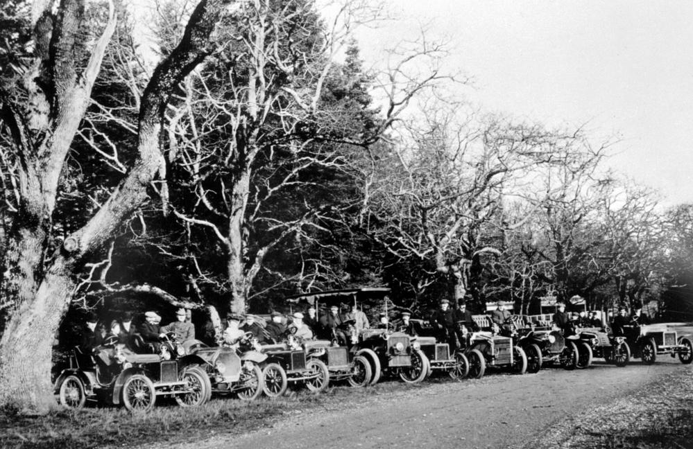 Beacon Hill Park motoring club.jpg