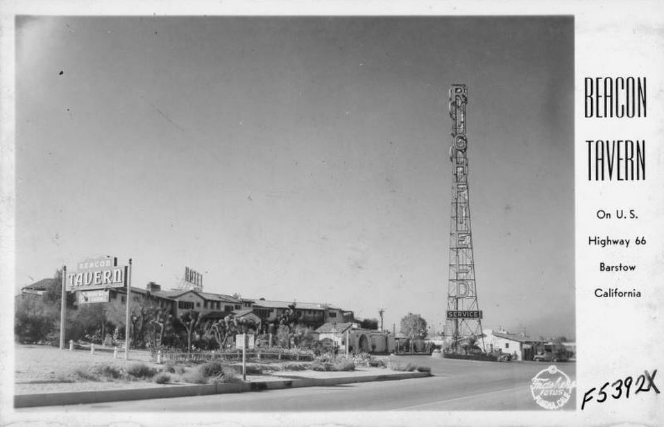 Beacon Tavern On U_S_ Highway 66 Barstow California 1944.JPG