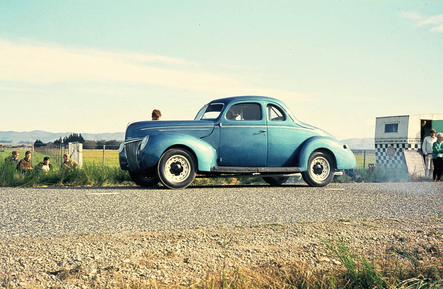 Bent sprint in Riversdale, Eastern Southland Car Club.jpg