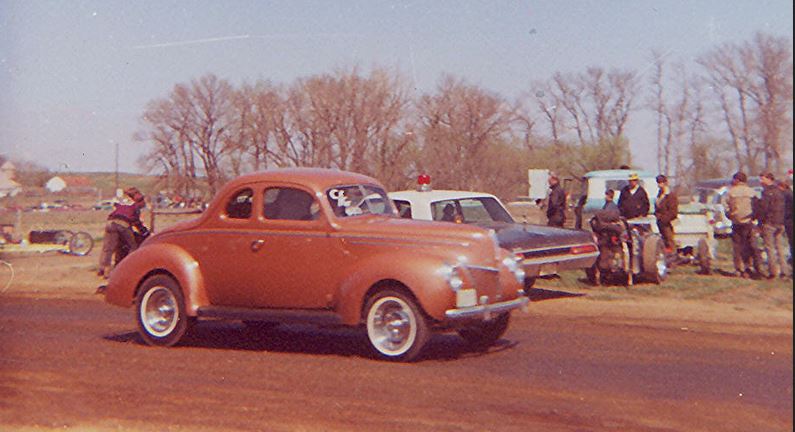 Bernie Larson built this Chevy powered 39 Ford i.JPG