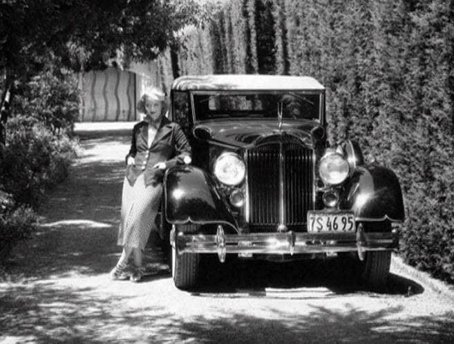 Bette davisher 1934Packardn.jpg