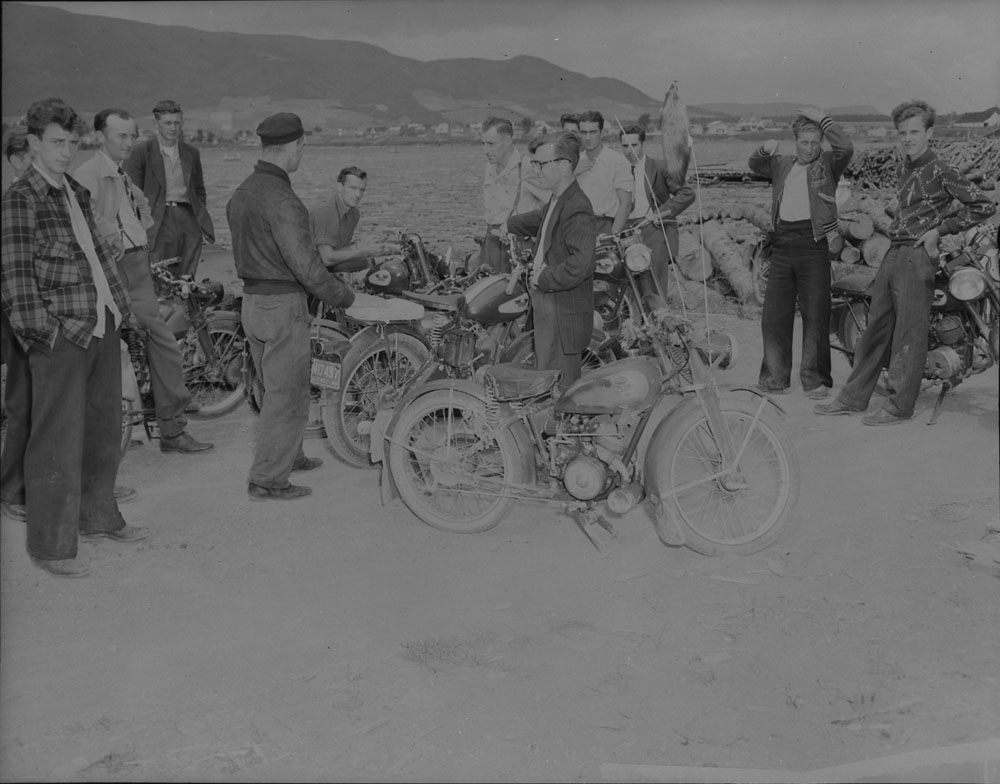 Bike-3 Carleton PQ August 15,1945-14.jpg