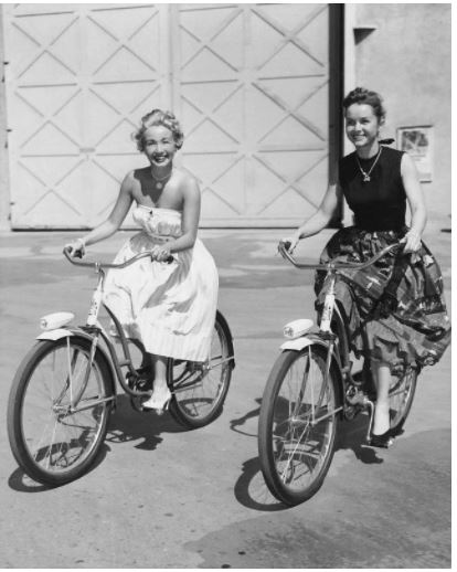 BikerChicks.JPG