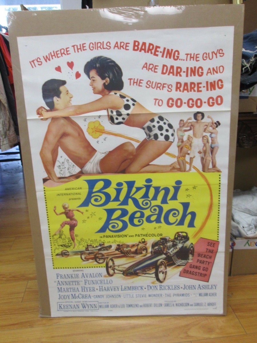 bikini beach 40x60.jpg