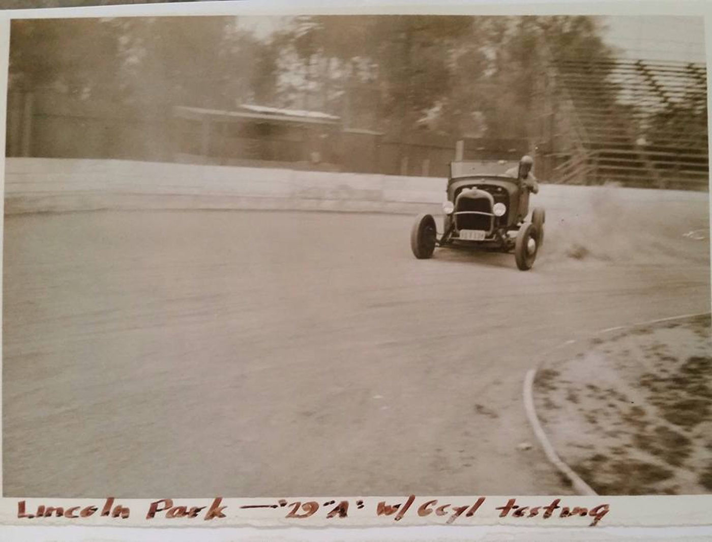 Bill Freeman on the Track 1951.jpg