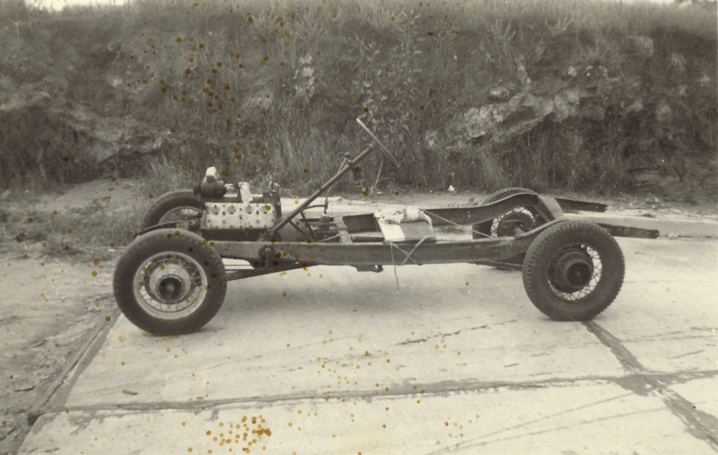 BillBonnerDeuceChassis800.jpg