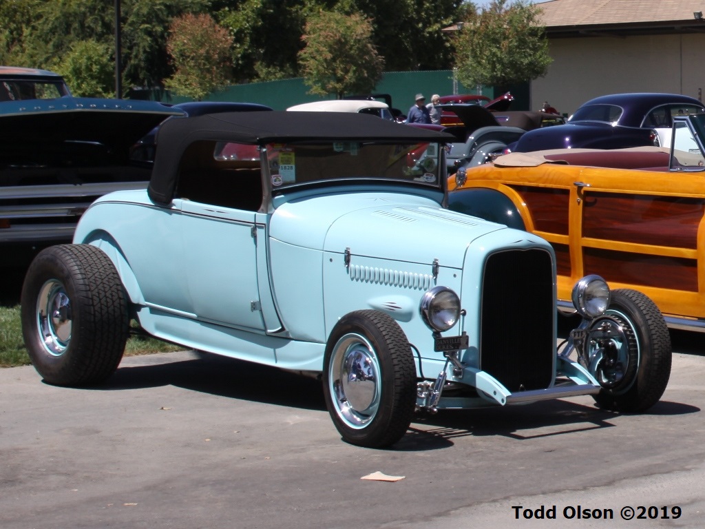 Billy Burnham's Ol Blue '29 Hiboy with BopTop.JPG