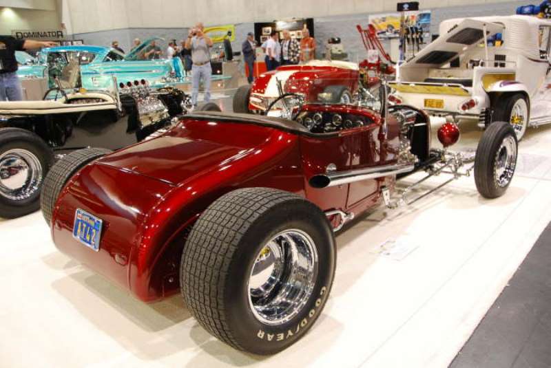 Blackie Gejeian's (Dick Williams' 1953 AMBR) '27 T Roadster at his Fresno Autorama (2).jpg