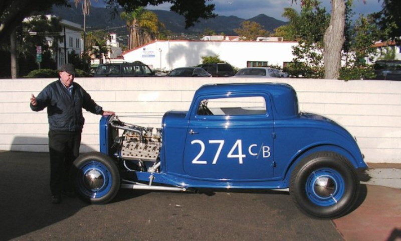 Bob Joehnck with restored car.jpg