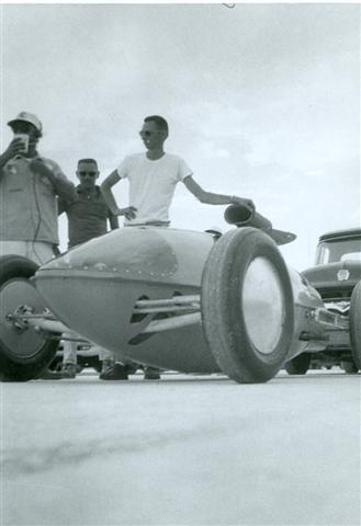 Bob Markley D Lakester @ Bonneville 1962 (by Burly Burlile).jpg