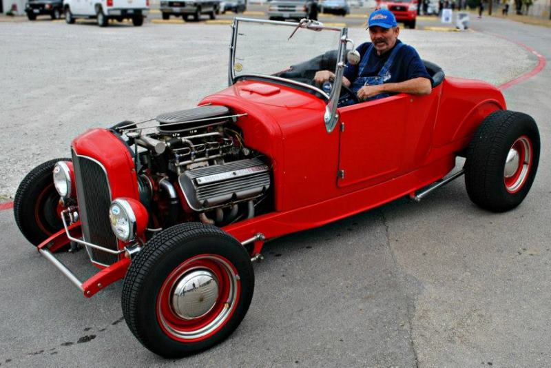 Bob Wilson in his HEMI powered Model T Roadster on Deuce Rails.jpg