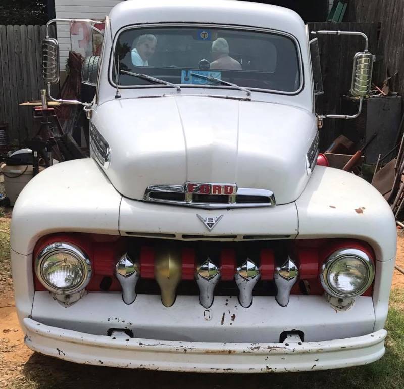 Bob Wilson's 1951-52 F1 Pickup - customized grille (circa 2107).jpg