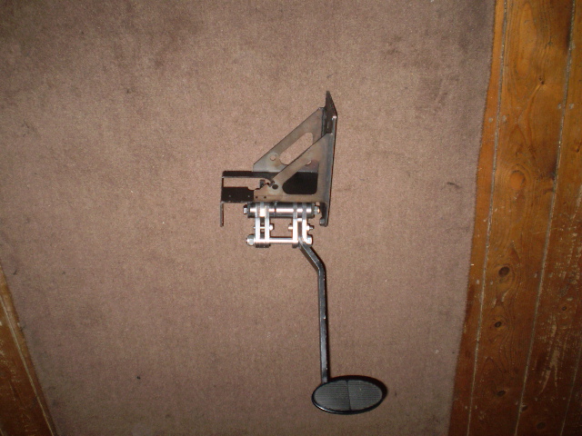 brake linkage 001.JPG