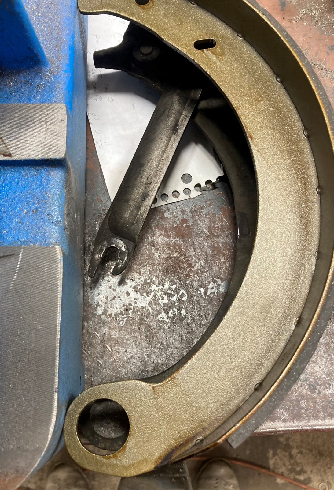 Brake Shoe Differences RH.jpeg