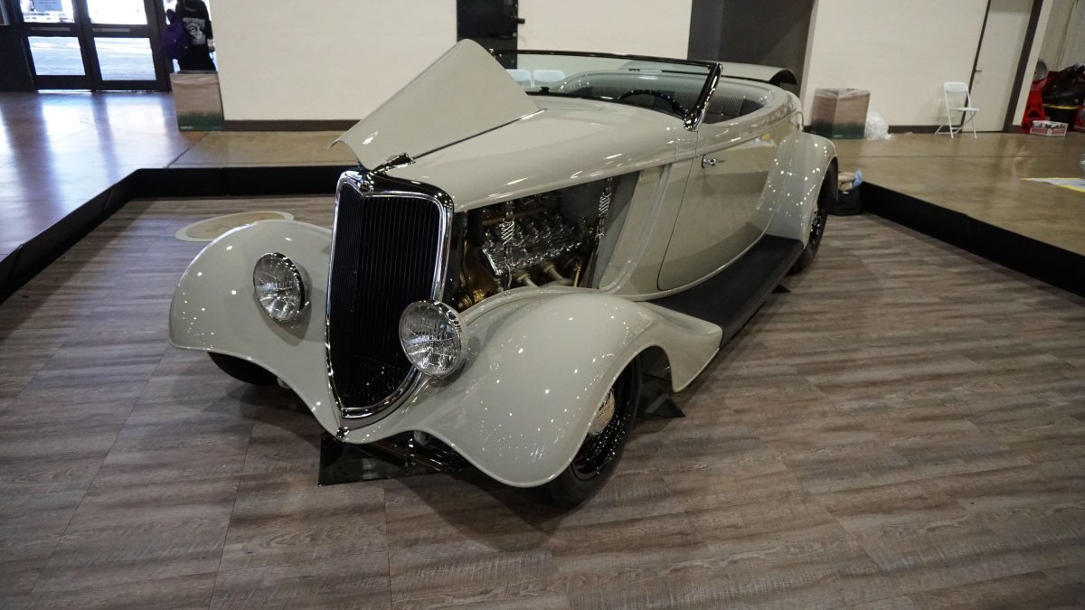 Brandi Laird's 1934 Ford Roadster (by Mark Vaughn).jpg