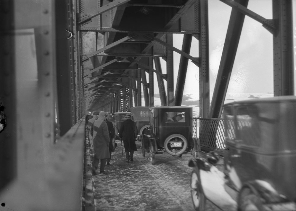 Bridge-9 Saskatchewan River 1926.jpg