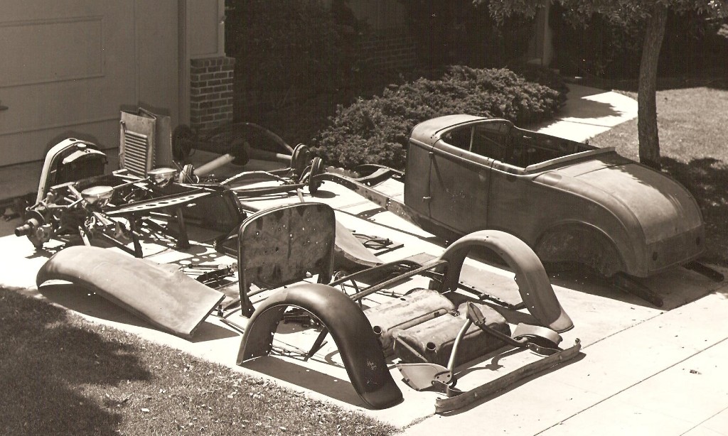 Bruce Olson's Deuce Roadster in 1973.jpg