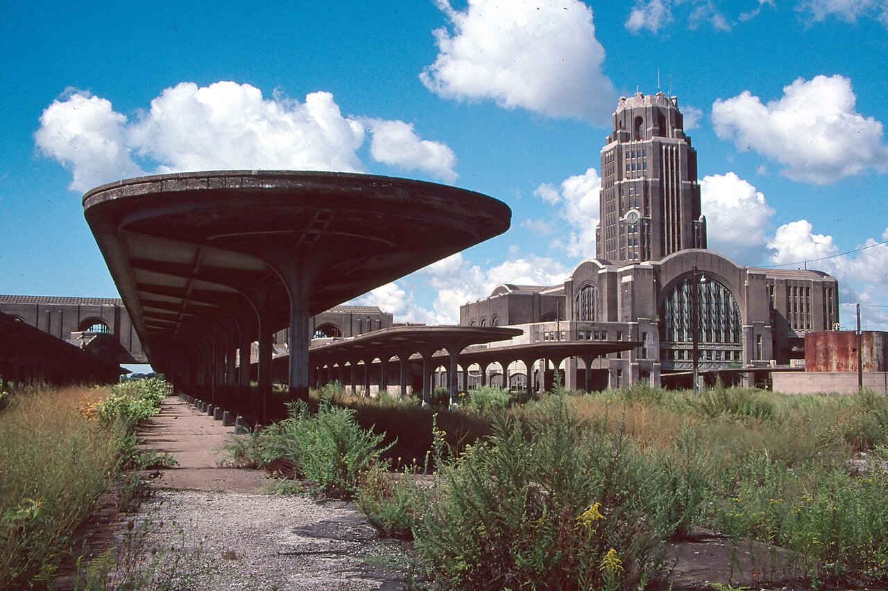 Buffalo_Central_Terminal_(4844255509).jpg