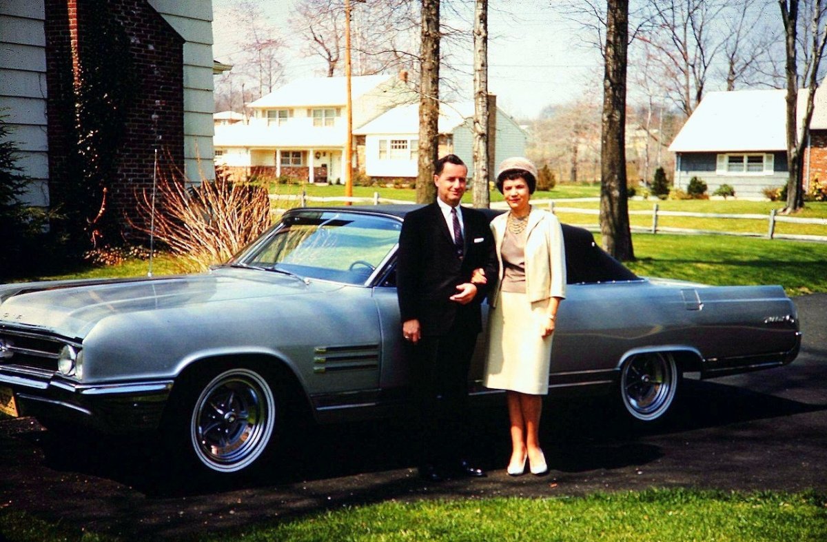 Buick Wildcat convertible.jpg