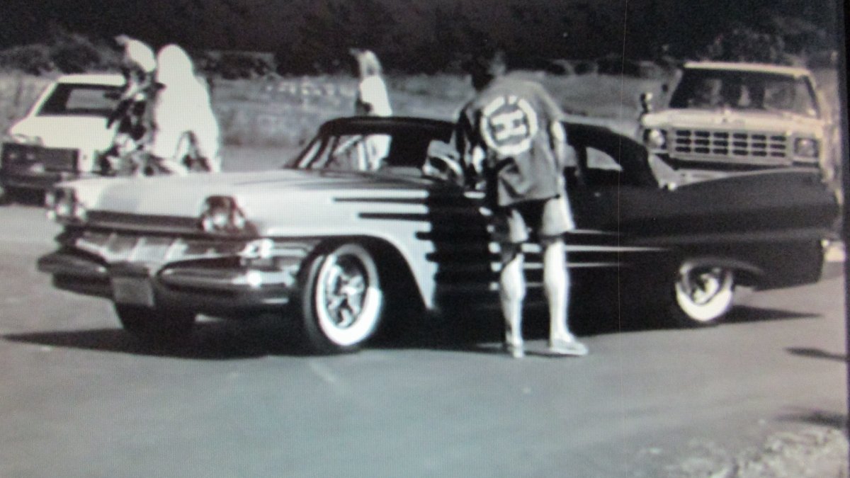 Buster n Shannon Congdon 1960 Dodge Dart b 91SSE.JPG
