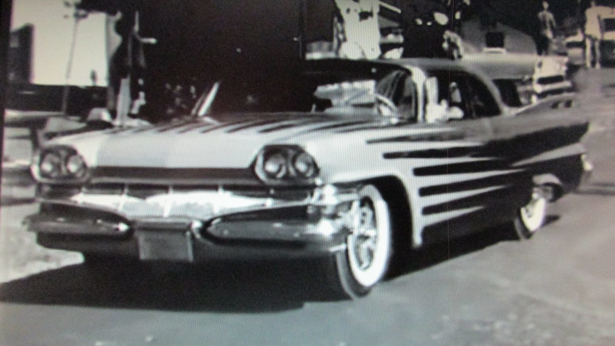 Buster n Shannon Congdon 1960 Dodge Dart d 91SSE.JPG